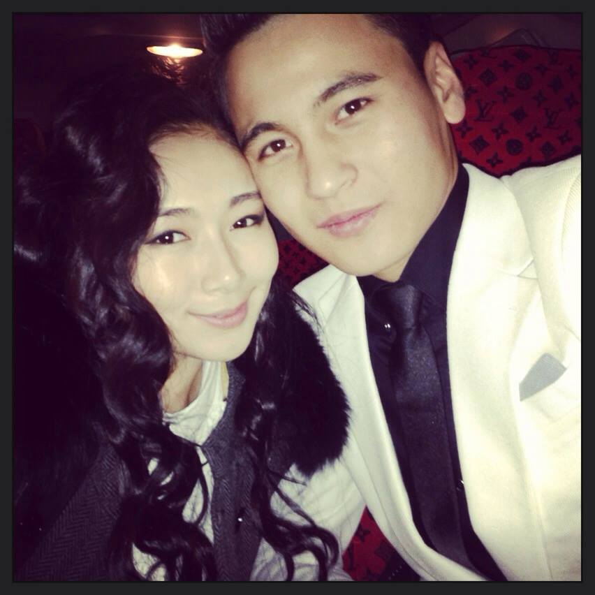 Жүжигчин хосууд удахгүй “үрийн зулай” үнэрлэх гэнэ